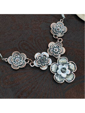 019-Boho Mixed Metal Floral Statement Necklace 14”,2”